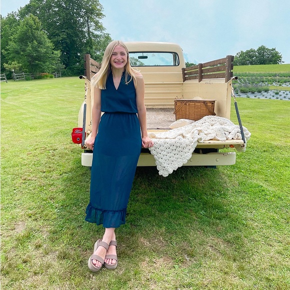 About Emma: The Little Blonde Bee - Picture 3 of 7